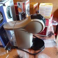 Macchina Nescafé Dolce Gusto DeLonghi 