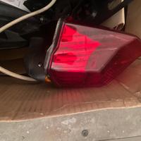 diversi pezzi moto xj6