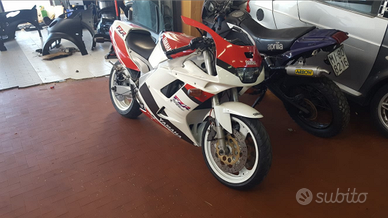 Yamaha fzr 1000 exup 1992 con 9000 km
