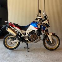 Honda Africa Twin 1000 ADV con kit ribassata