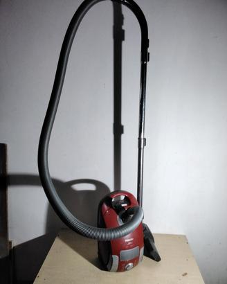 Aspirapolvere Miele S4210 con accessori