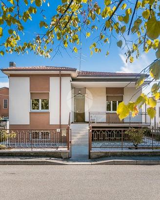 VILLA SINGOLA A SOMMACAMPAGNA