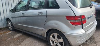 Ricambi mercedes classe b 