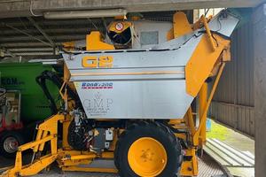 Vendemmiatrice trainata gregoire g2 230