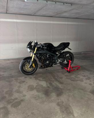 TRIUMPH SPEED TRIPLE 1050