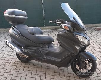 Suzuki Burgman 650 2016 LEGGERE