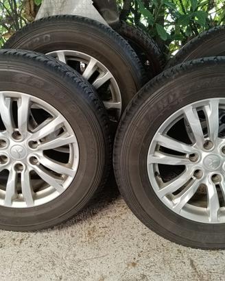 Cerchi e gomme Mitsubishi Pajero