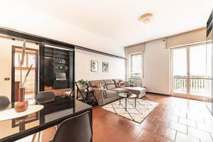 AMPIO BILOCALE CON TERRAZZINO!