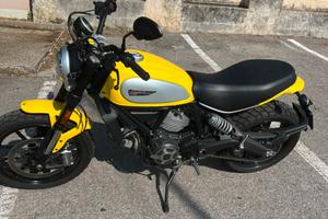 Moto in perfette condizioni nel  suo dettaglio