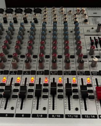 Mixer Behringer Eurorack UB1832FX-PRO