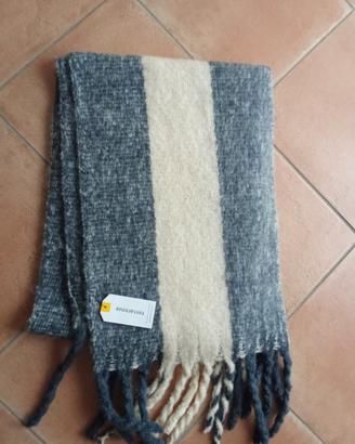 Maxi sciarpa nuova 