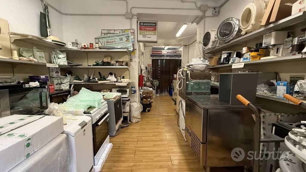 Attività / Licenza di 160 m² a Genova - Altro