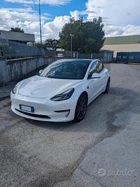 TESLA Model 3 - 2021