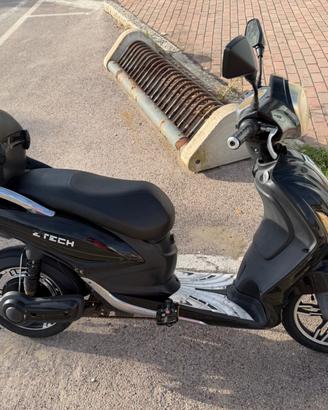 Scooter Bici elettrica a pedalata assistita Z-Tech