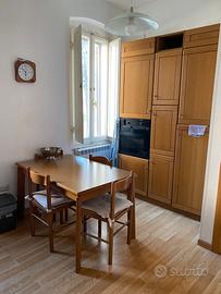 Camera singola a ragazza