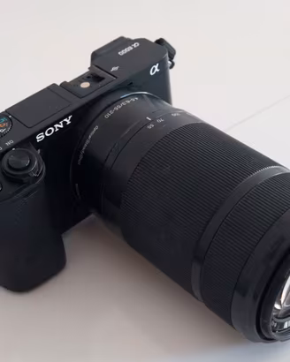 Fotocamera SONY ALPHA 6000 con 55-210  f4,5-6,3