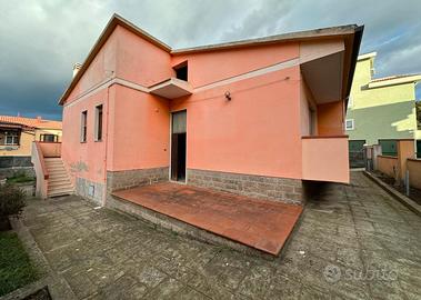 Villa indipendente con lotto edificabile