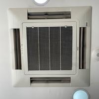 2 Condizionatori a soffitto 24000 Haier