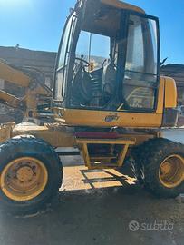 Escavatore Gommato Komatsu