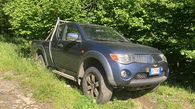 Mitsubishi l200