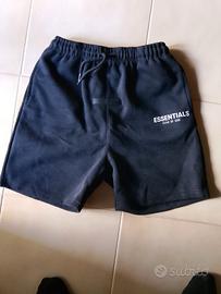 Pantaloncini Essentials Taglia M (VESTE PICCOLA)