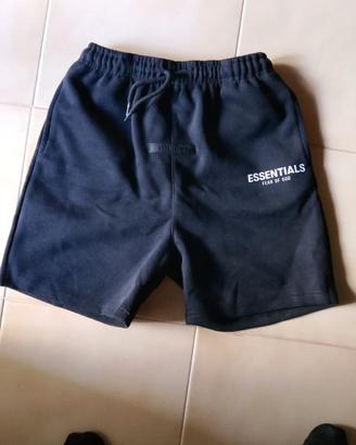 Pantaloncini Essentials Taglia M (VESTE PICCOLA)