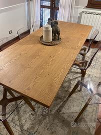 Tavolo moderno in legno massello