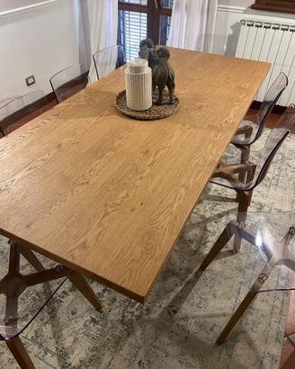 Tavolo moderno in legno massello