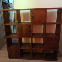 libreria con sportelli