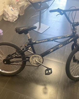 Bici scorpion funzionante