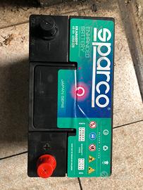Batteria nuova per auto della sparco