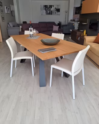 TAVOLO MODERNO