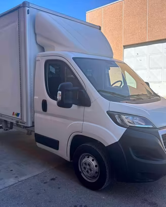 PEUGEOT Boxer 335 2.2 BlueHDi 140 S&S L4 FURG.SQ