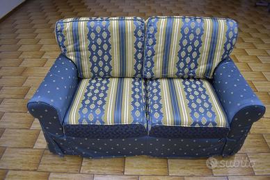 Coppia divani classici in tessuto blu/oro