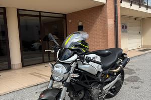 Monster 696