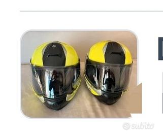 caschi in carbonio modulati con bluetooth 