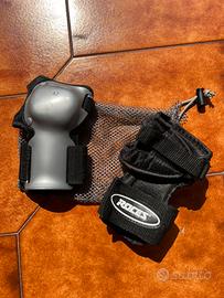 Polsiere Roces taglia M con borsetta a rete