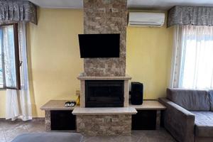 Villetta bifamiliare con giardino privato