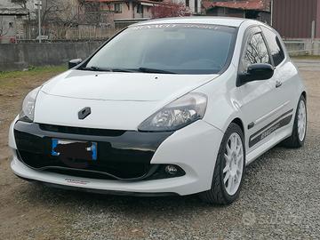 Renault clio  Rs 3 200cv