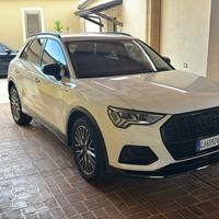 Audi Q3 35 tdi identity black