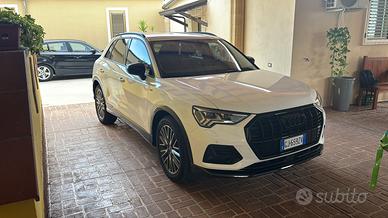 Audi Q3 35 tdi identity black