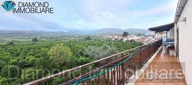 Grazioso appartamento mansardato a fiumefreddo