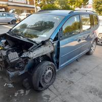 VOLKSWAGEN TOURAN 2013