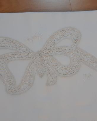 Lenzuolo matrimoniale con inserti in pizzo Cantù