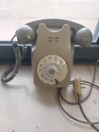 Telefono fisso vintage da parete