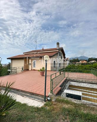 Monolocale ristrutturato con posto auto