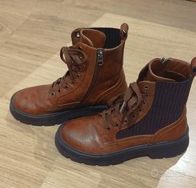 Sparponcino Marrone in pelle marca Bata Tg 37