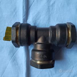 Giunzione a T per tubi in polietilene D. 25 in ott