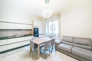 Trilocale ristrutturato e arredato mm loreto