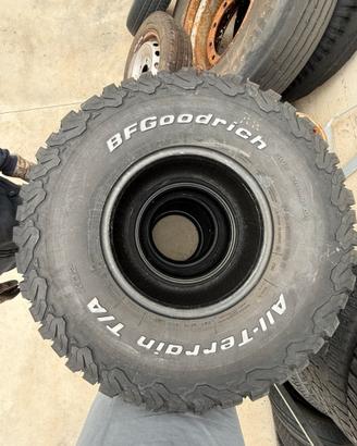 33x12.5 r15 BF GOODRICH